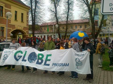 201304301039_27042013106