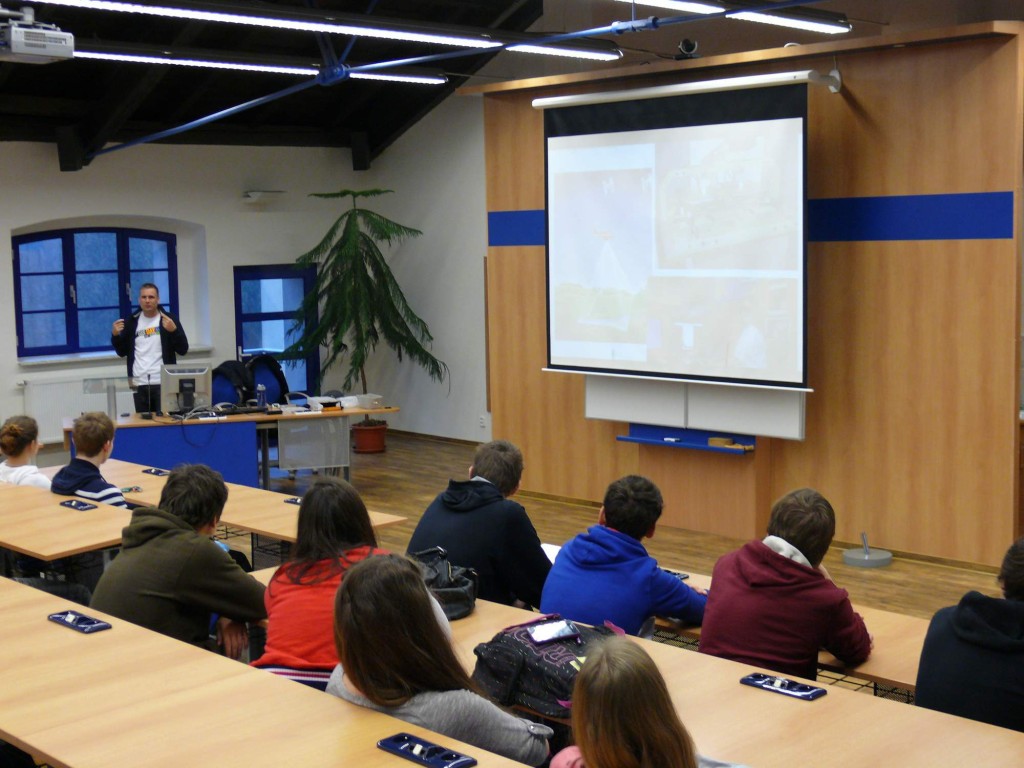 201312130939_p1220249