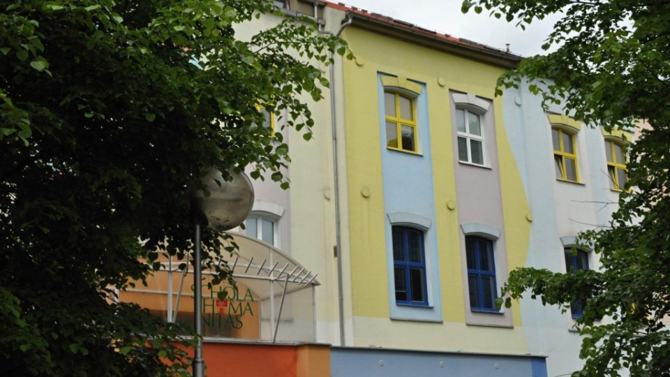 201405211024_budova_skoly