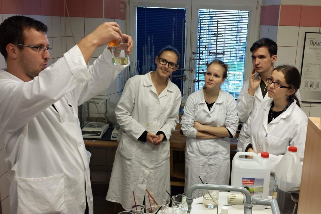 201410070215_20141006_164902