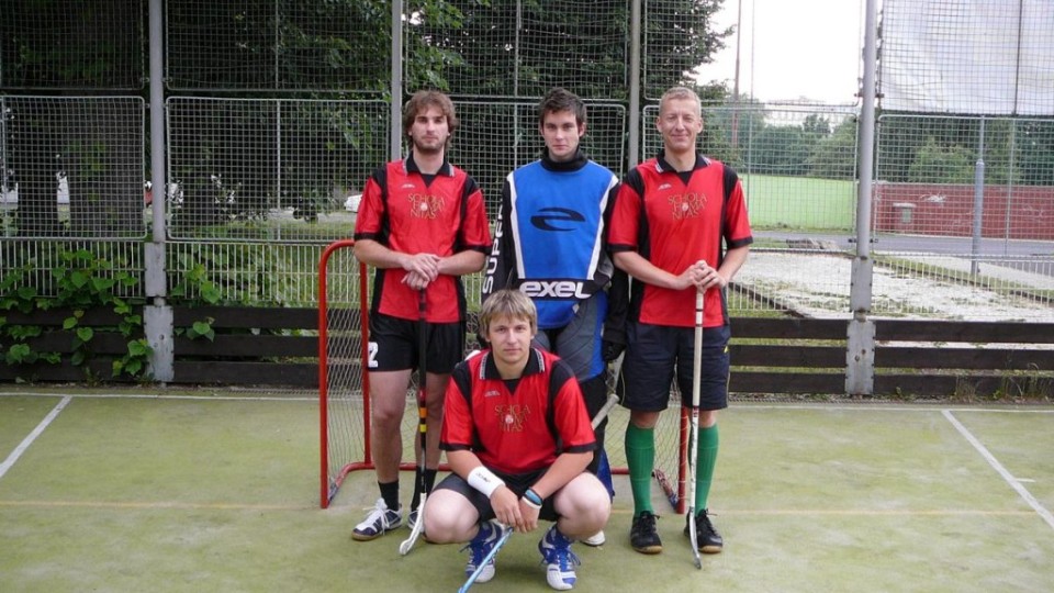 201206032222_p1060565