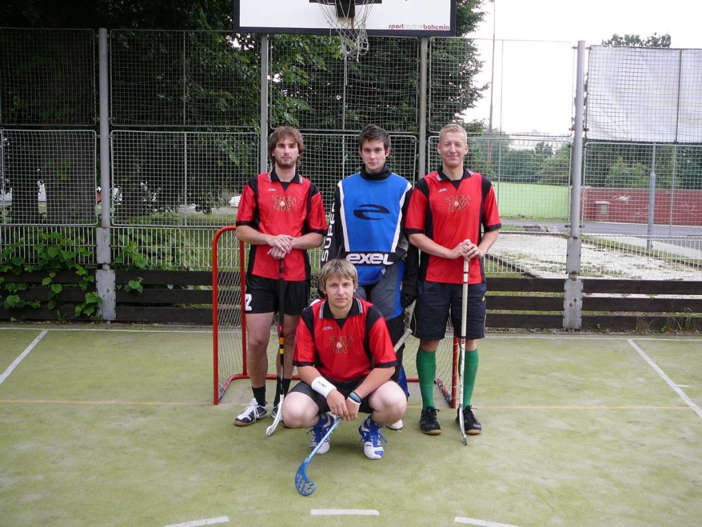 201206032222_p1060565