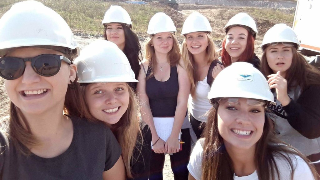 14359735_343308079339575_1457652135_o-1