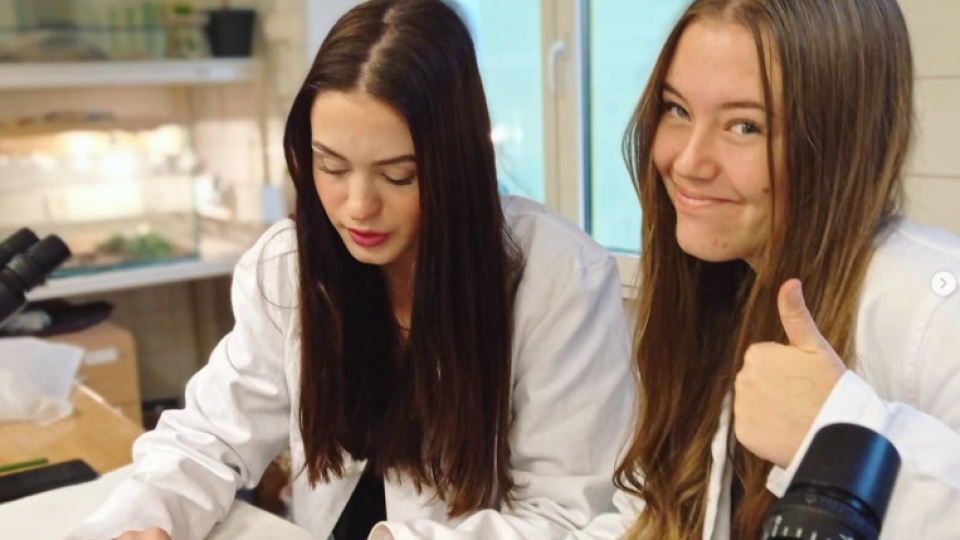 2022-07-12 18_35_50-Schola Humanitas (@shumanitas) • Fotky a videa na Instagramu a 5 dalších stránek