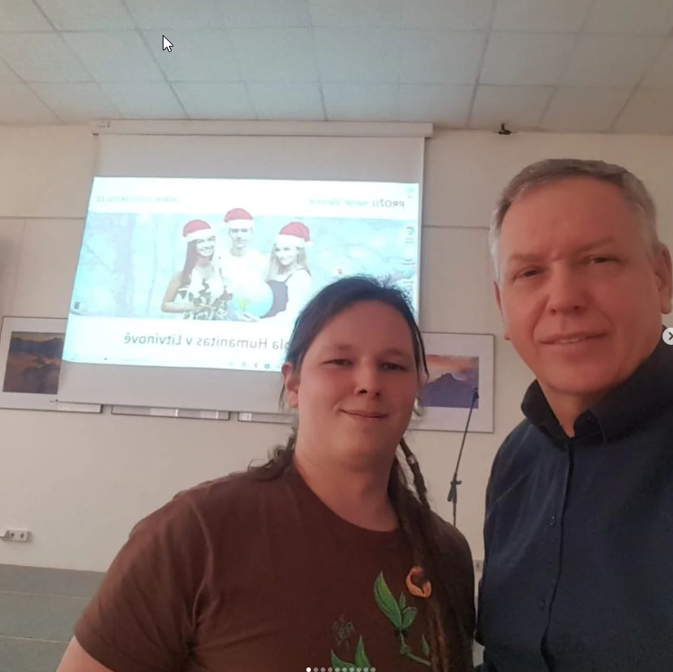 2022-07-12 19_58_17-Schola Humanitas (@shumanitas) • Fotky a videa na Instagramu a 5 dalších stránek