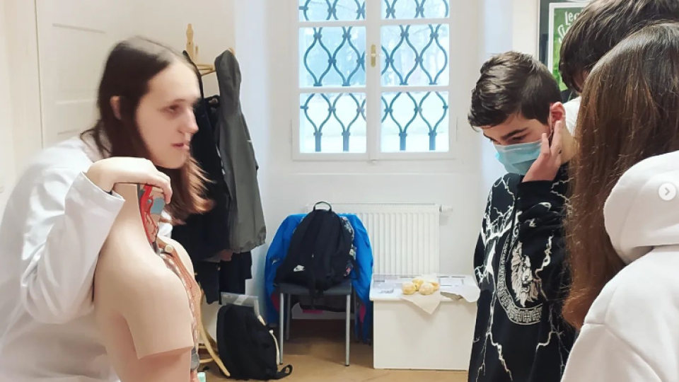 2022-07-12 19_58_46-Schola Humanitas (@shumanitas) • Fotky a videa na Instagramu a 5 dalších stránek