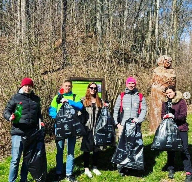 2022-07-13 09_08_10-Schola Humanitas (@shumanitas) • Fotky a videa na Instagramu a 13 dalších stráne