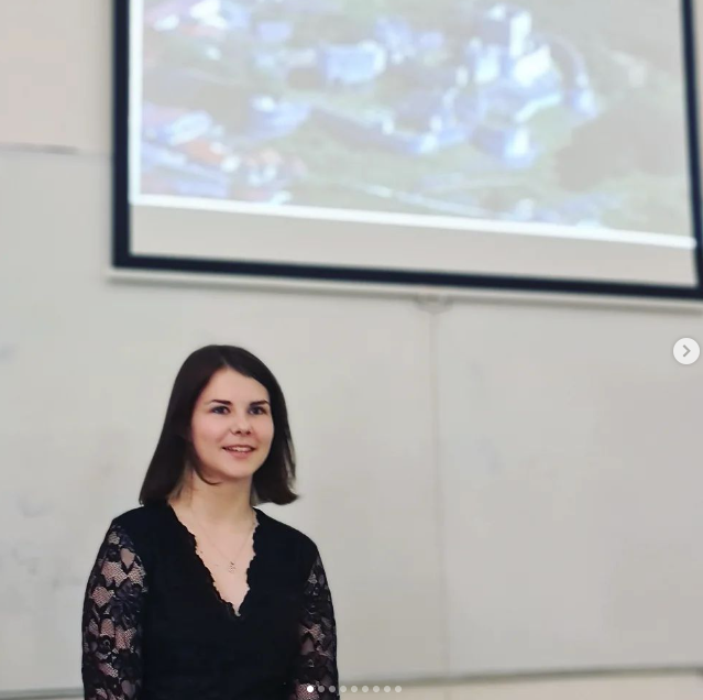 2022-07-13 09_08_59-Schola Humanitas (@shumanitas) • Fotky a videa na Instagramu a 13 dalších stráne