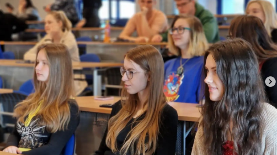 2022-07-13 09_39_12-Schola Humanitas (@shumanitas) • Fotky a videa na Instagramu a 13 dalších stráne