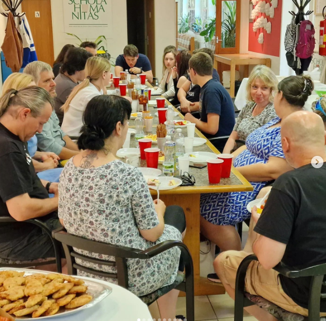 2022-07-13 11_09_50-Schola Humanitas (@shumanitas) • Fotky a videa na Instagramu a 14 dalších stráne