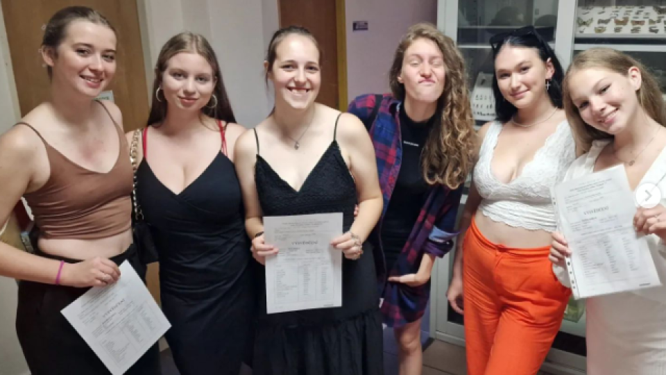 2022-07-13 11_12_28-Schola Humanitas (@shumanitas) • Fotky a videa na Instagramu a 14 dalších stráne